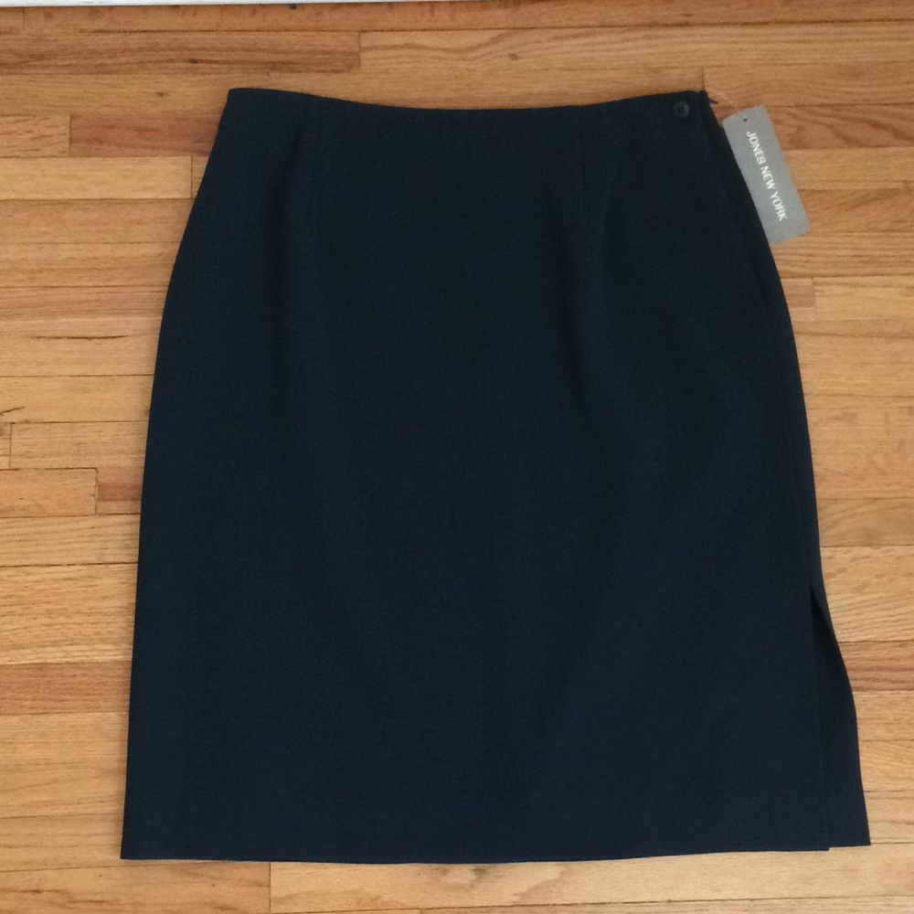Jones New York classic forest green skirt for work - Picture 3 of 8